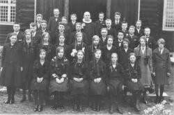 "Til Odmund Berge, frå Margit."
Konfirmasjonsbilde 1929, Nor