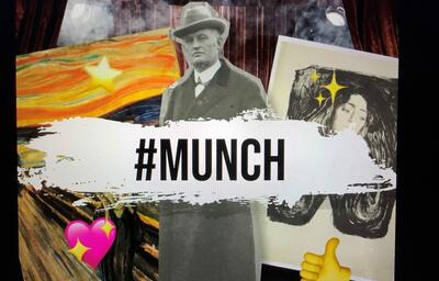 Et collage av mange bilder i bakgrunn av et sort-hvit-bilde av en mann med hatt og frakk. Over hele bildet er det et hvitt felt der det står #MUNCH.