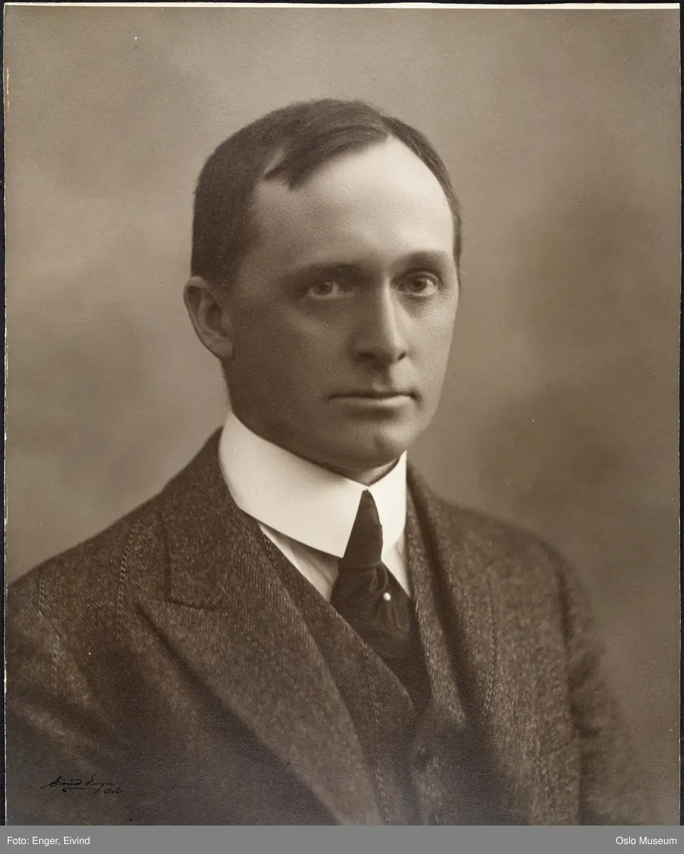 portrett, mann, rådmann, kemner, lorgnetter, brystbilde