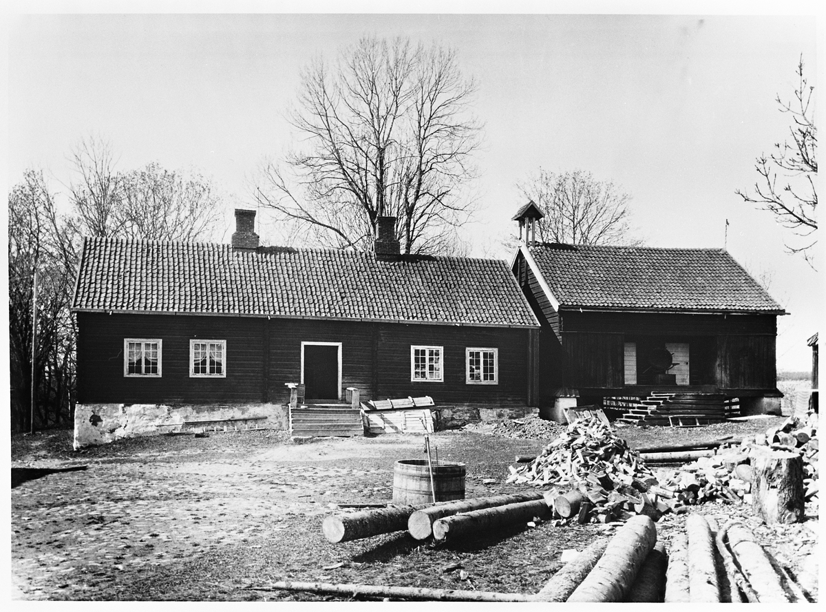 Bygninger på Hoff Prestegård i Østre Toten, ca. 1921.