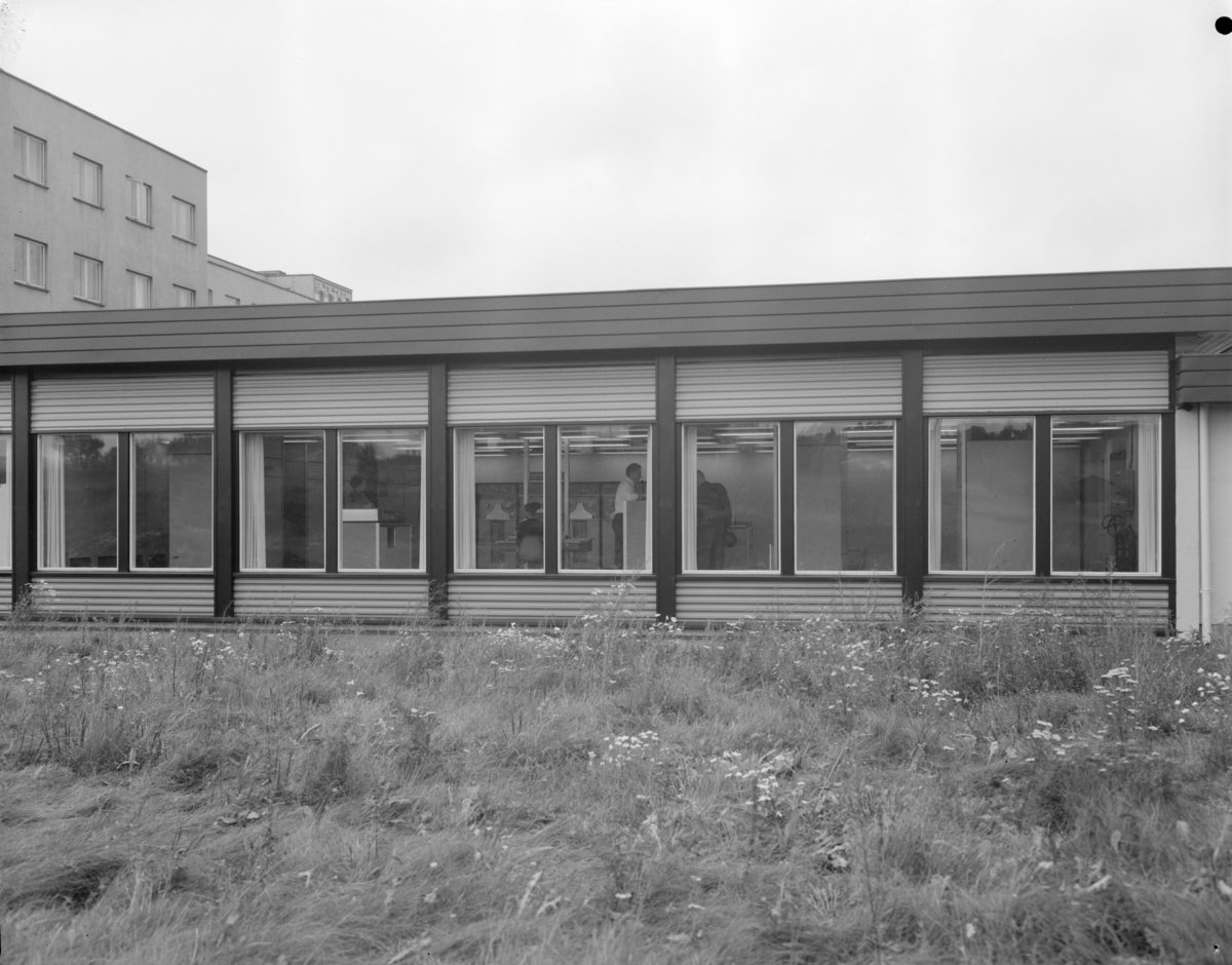 Forenede Annonseb. , Elektriske regnemaskiner, Blindern. Univac 1107 Thin-film memory computer, Uniservo 2A