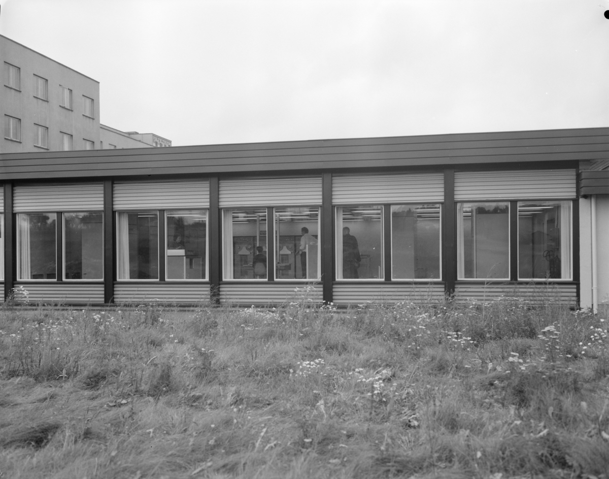 Forenede Annonseb. , Elektriske regnemaskiner, Blindern. Univac 1107 Thin-film memory computer, Uniservo 2A