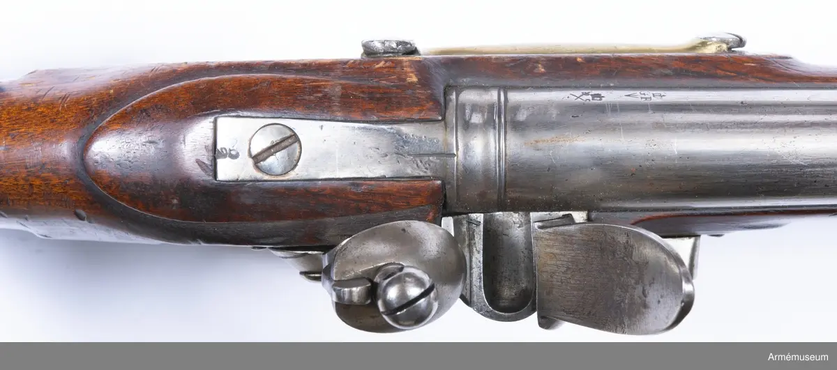 Gevär med flintlås. Relativ längd: 50 kal.