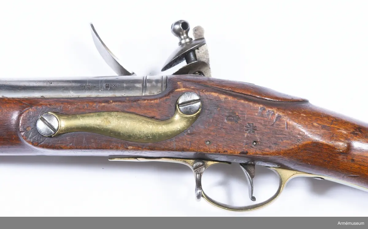 Gevär med flintlås. Relativ längd: 50 kal.