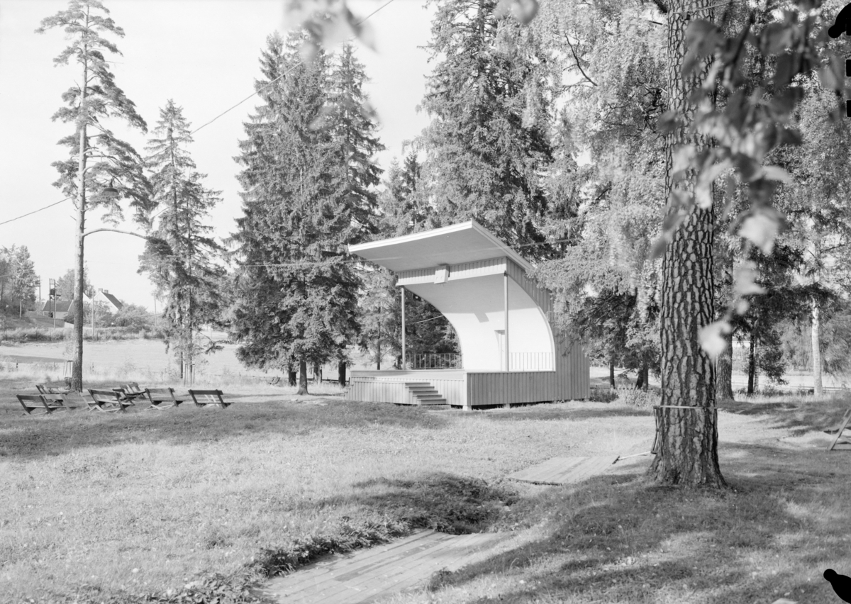 Boligene for Drammen glassverk er presentert i Byggekunst nr. 1 1950, under overskriften ”Nytt boliganlegg for Drammens glassverk”. Arkitekter Biong & Biong, byggeår ca. 1947. Prosjektet innebar både oppgradering av gamle arbeiderboliger og bygging av nye.