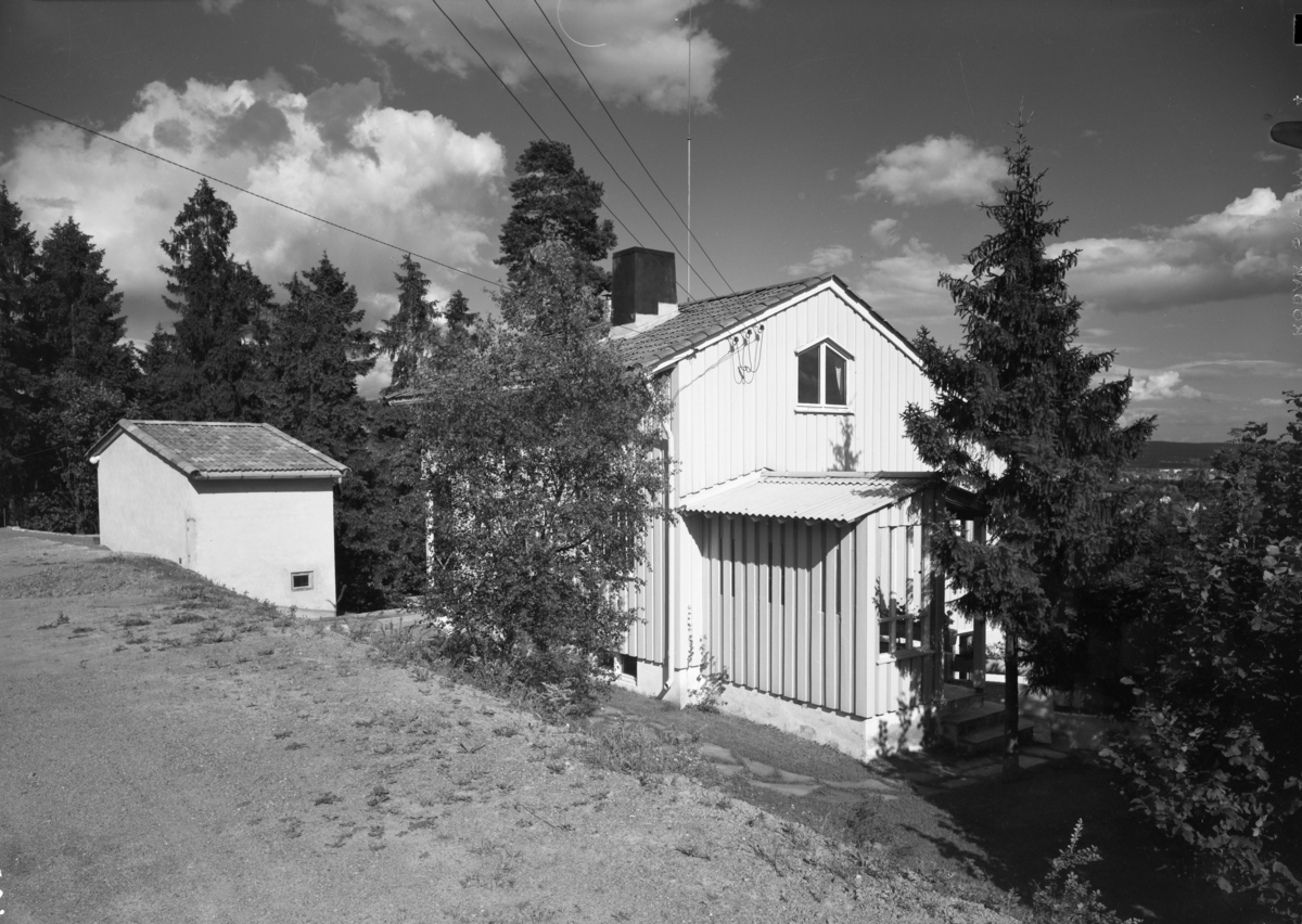 Sødring, ark. boligbygg - eksteriør - interiør - se også Francis Sønnichsen - mynten, Kongsberg - Tromsø posthus H775 - Oslo Postk. Verkst. Og garasje - 4934 - Larsgården 2875 - Røa Vel-heim 99