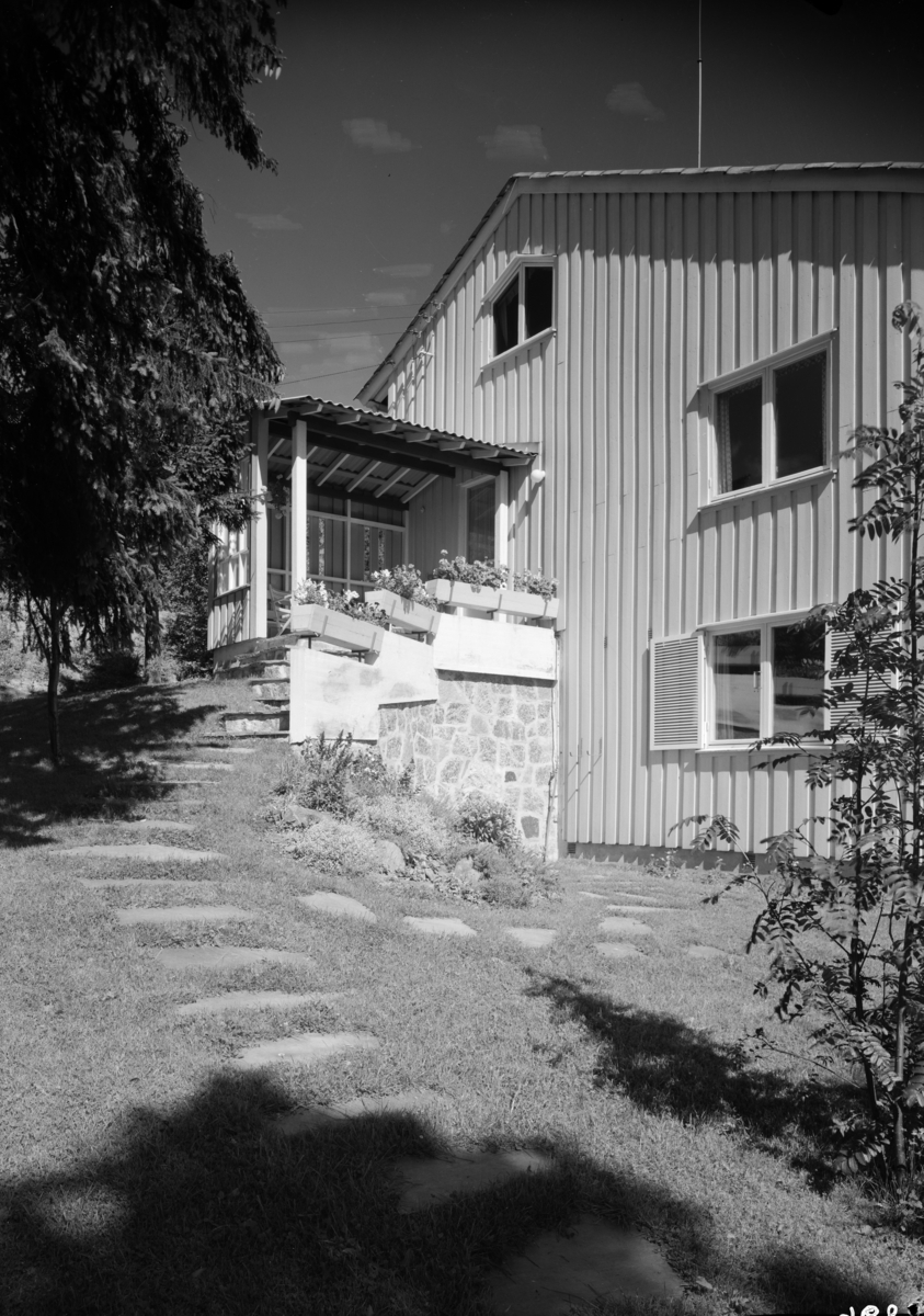Sødring, ark. boligbygg - eksteriør - interiør - se også Francis Sønnichsen - mynten, Kongsberg - Tromsø posthus H775 - Oslo Postk. Verkst. Og garasje - 4934 - Larsgården 2875 - Røa Vel-heim 99