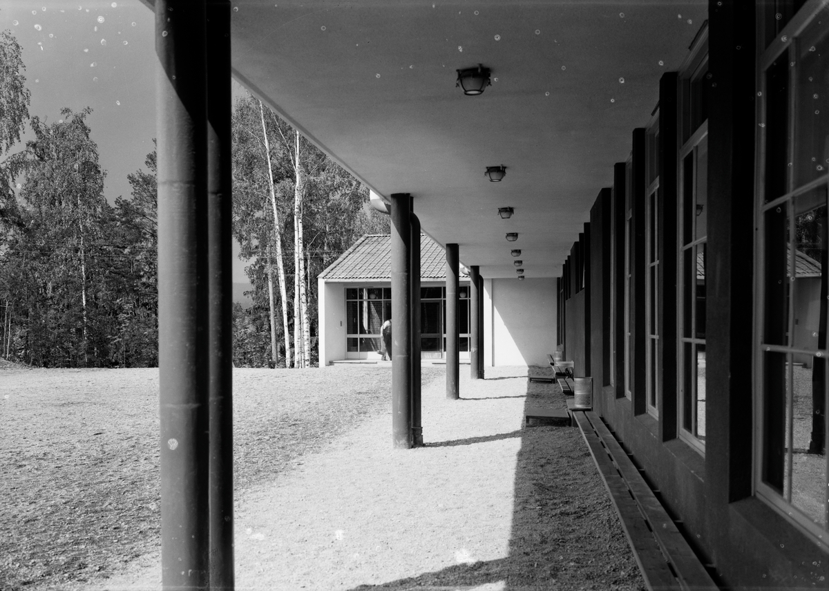 Snarøya skole Kommuneark. I Bærum. Tilbygg: Haldenskogen Daghjem, ark. Harriet Flaatten, fotogr. Juni . 75