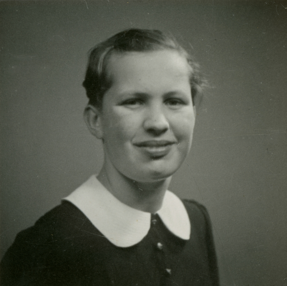 Ungdomsbilde av Marit Valen Li, tatt 18. januar 1937.