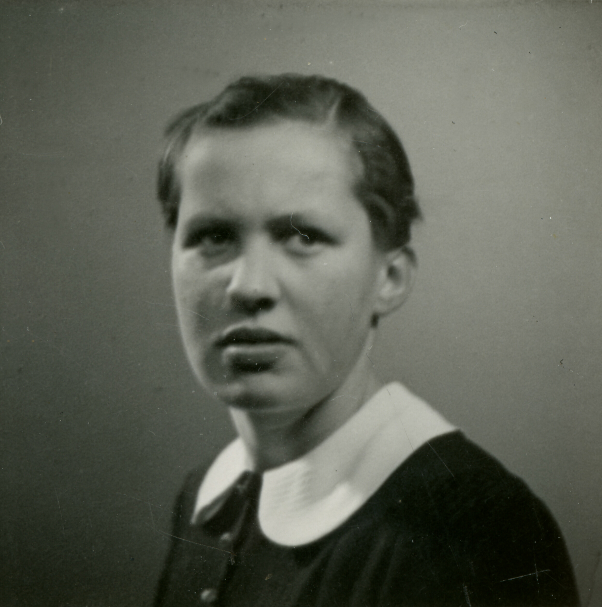 Ungdomsbilde av Marit Valen Li, tatt 18. januar 1937.