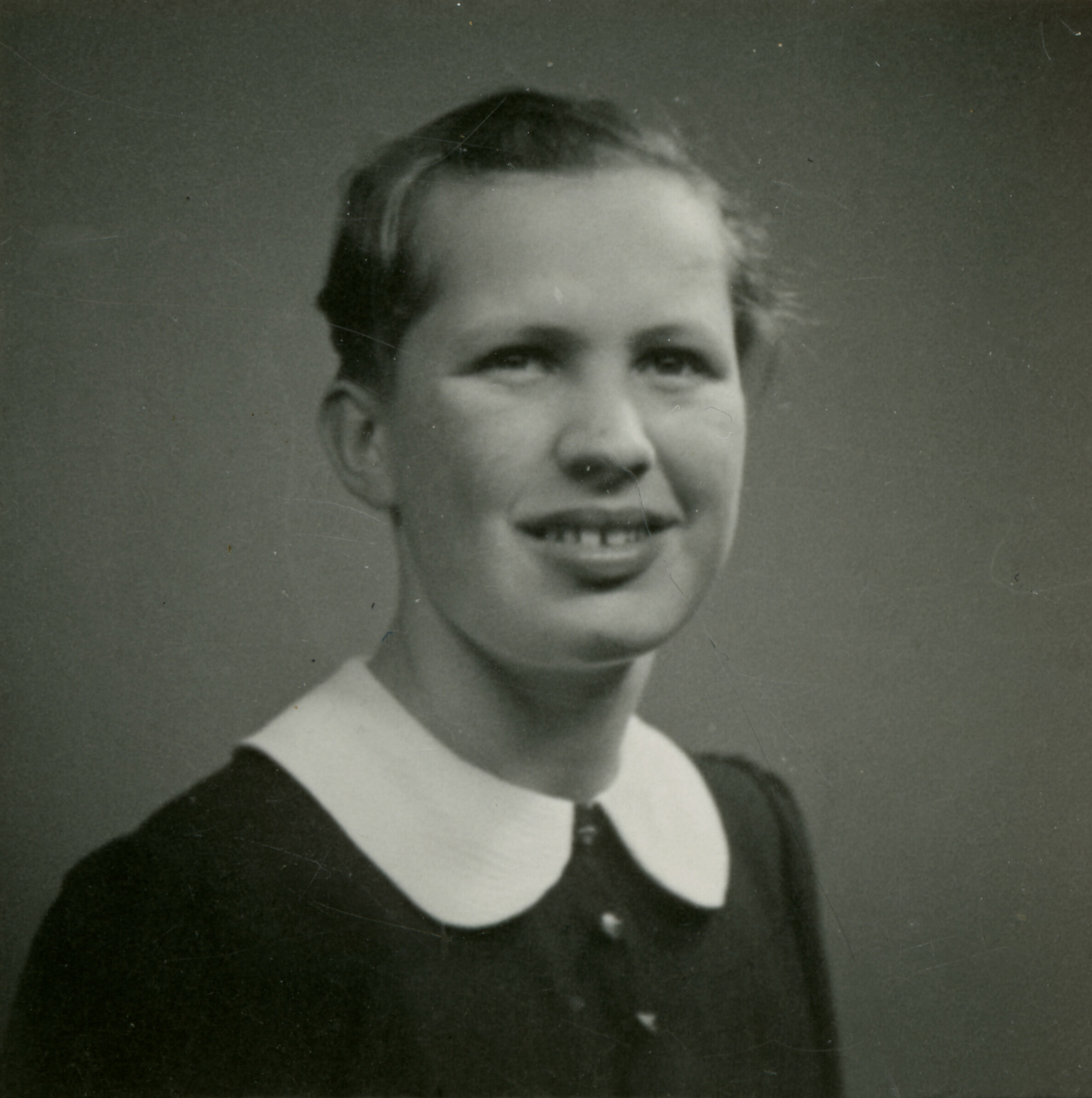 Ungdomsbilde av Marit Valen Li, tatt 18. januar 1937.