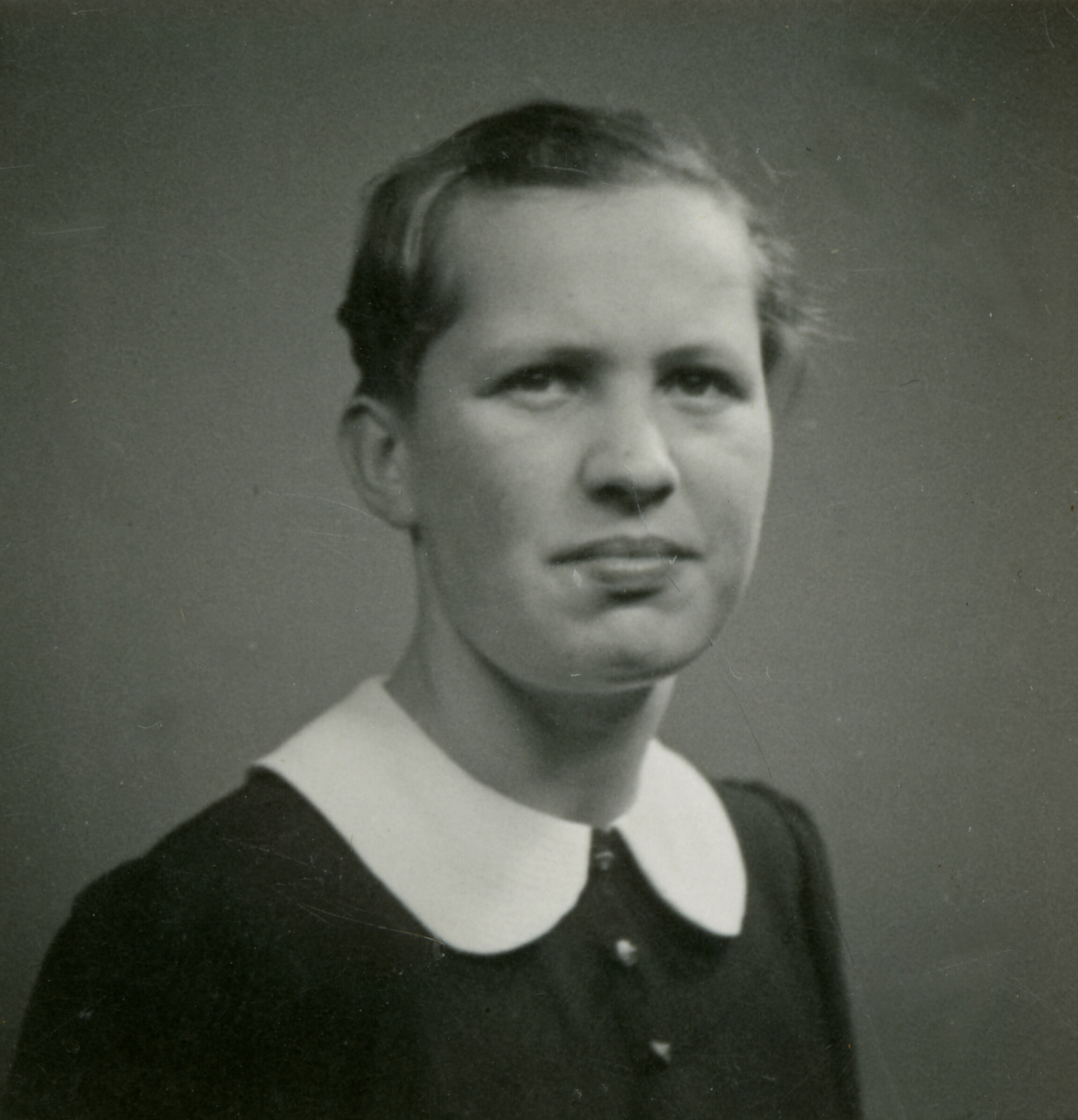 Ungdomsbilde av Marit Valen Li, tatt 18. januar 1937.