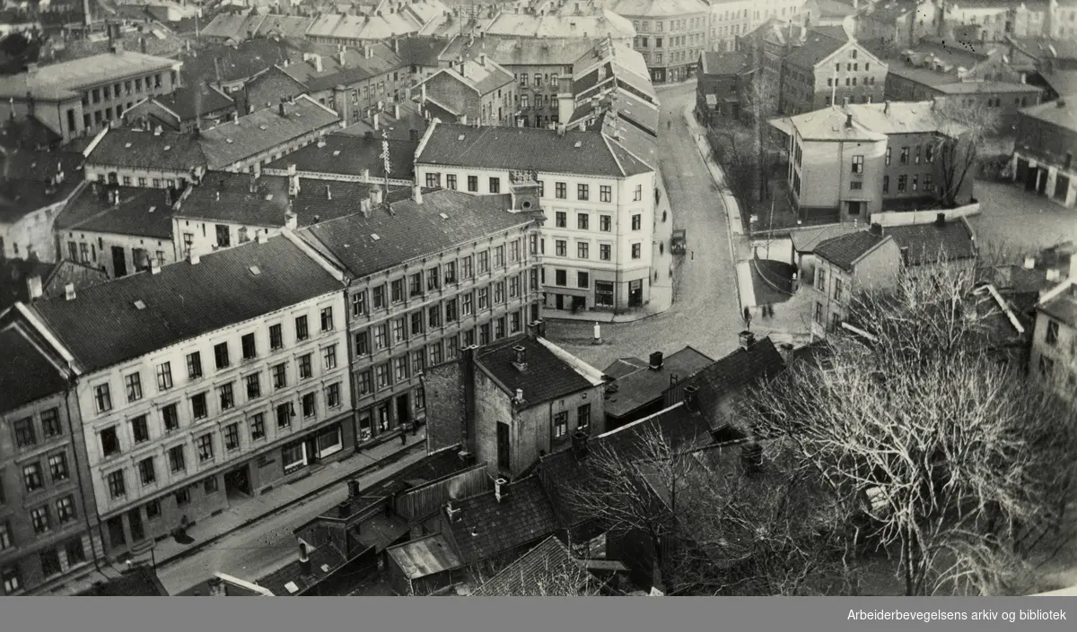 Fredensborgveien. Utsikt fra taket på Akersveien 22 c. Udatert.