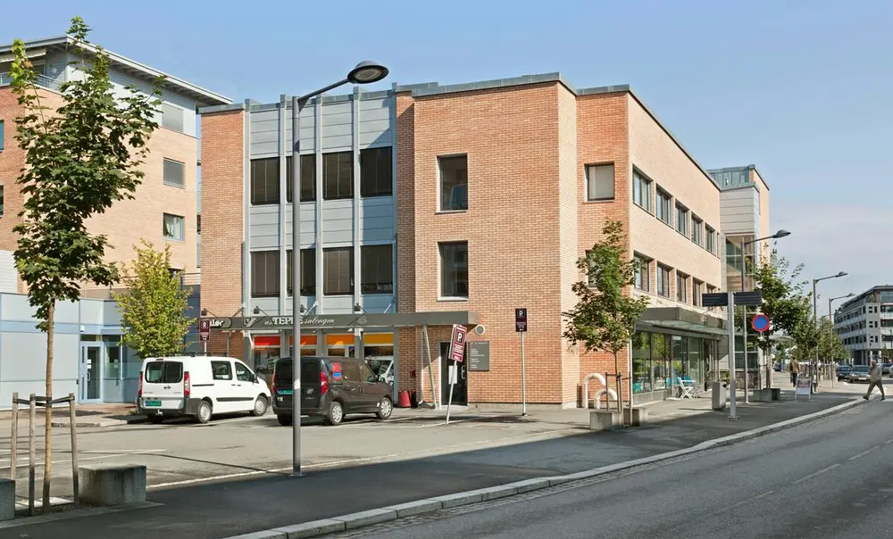 Samfunnsbygningen på Strømmen sett fra vest