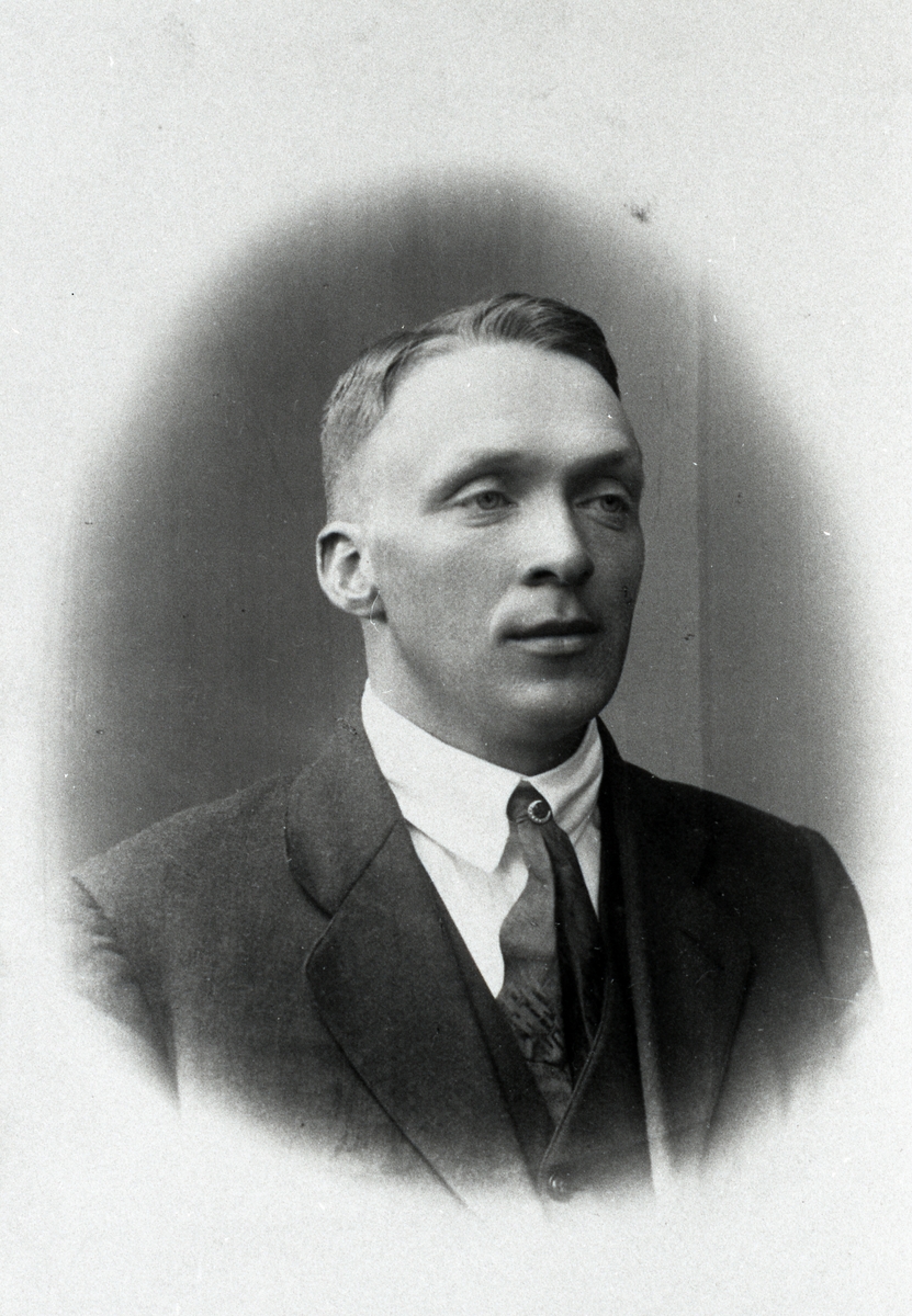 Torgeir A. Høverstad
