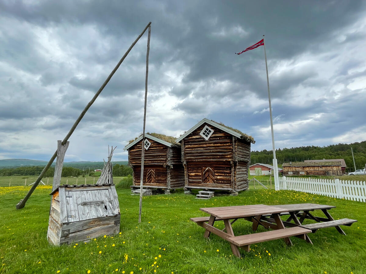 Stabbur, brønnvippe i Oddentunet Museum