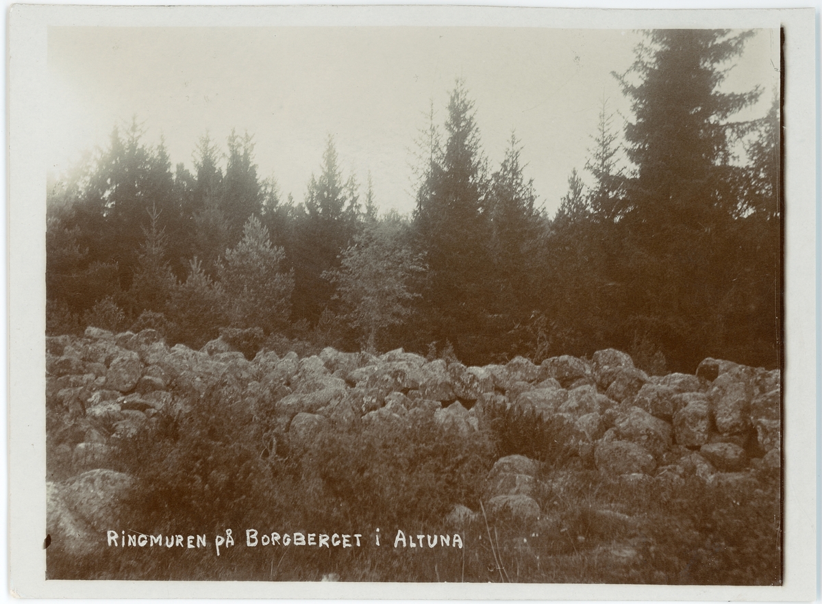 Ringmuren på Borgberget i Altuna, Uppland