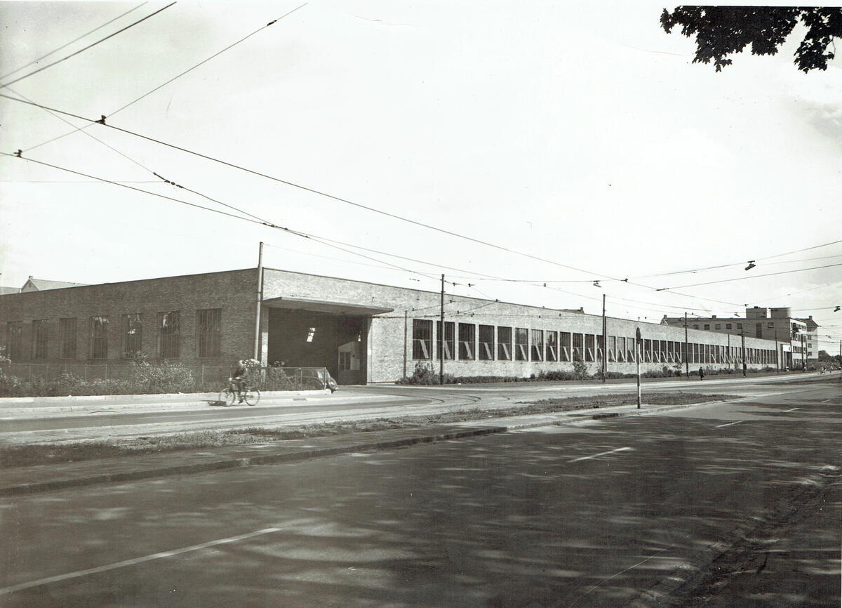 Grefsen vognhall utkjøring fotografert fra Storoveien. 