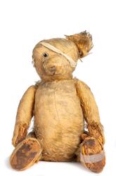 Nalle, sliten. Togs med av en åttaårig flicka på flykt från 