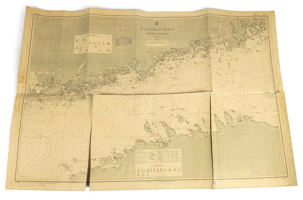 Sjökort över Estlands kust och Finska viken. Togs med på flykt från Nargö, Estland till Sverige år 1943. 
