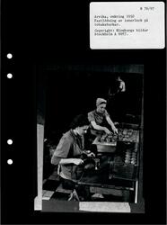 Arvika fabriken, omkring 1950, Fastlödning av innerlock på t