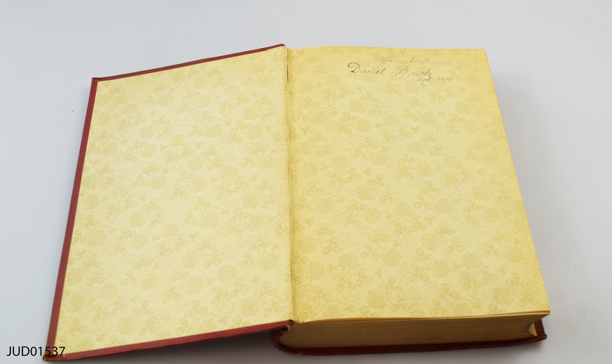 4 hebreiska böcker och en på svenska: 
Seder kinot, Amsterdam, 1797-1827.
Toledot Josef, Vilna, 1859.
Sefer bamidbar, Warzsawa, 1872.
Sefer bamidbar, Josefov, 1874.
Jerusalems förstöring av Joseph Spillman, 1903.