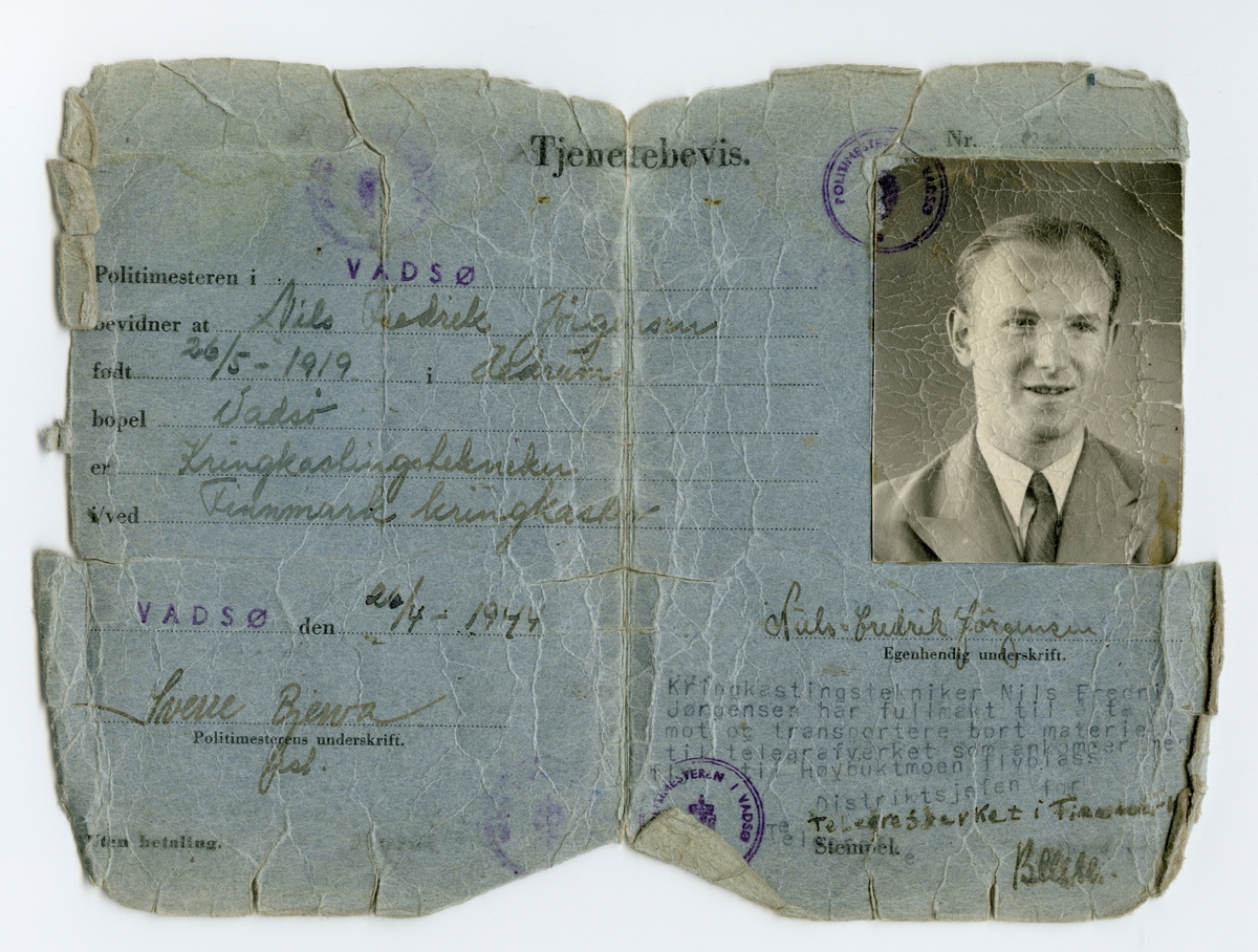Portrettfoto av Niels Fredrik Jørgensen, tjenestebevis fra 1944. NRK tekniker og XO agent