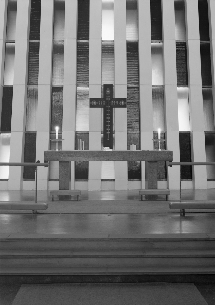 Arkitekturfoto av Kirkelandet kirke i Kristiansund.