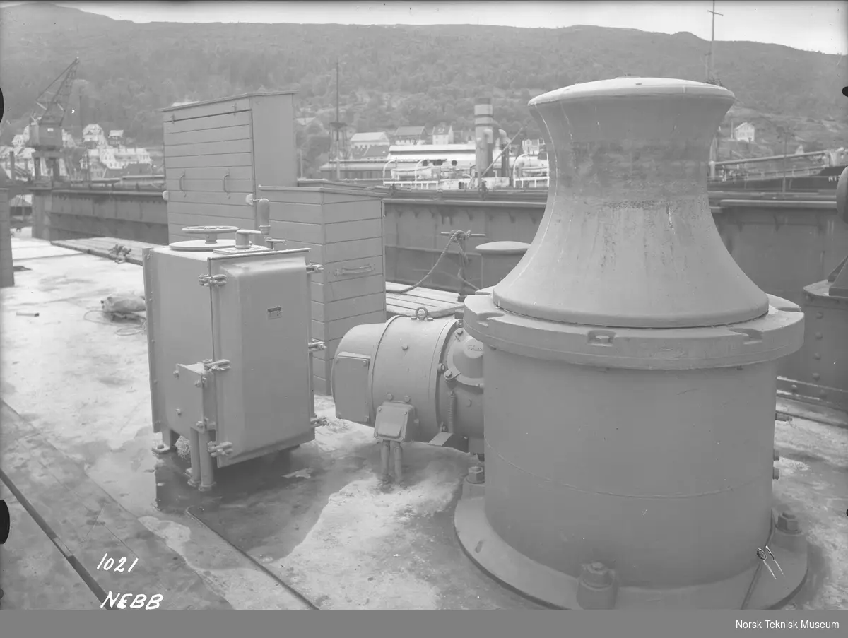 Nokkespill med kapslet likestrømmotor og kapslet regulerkontroller, flytedokken, Bergens mekaniske verksteder