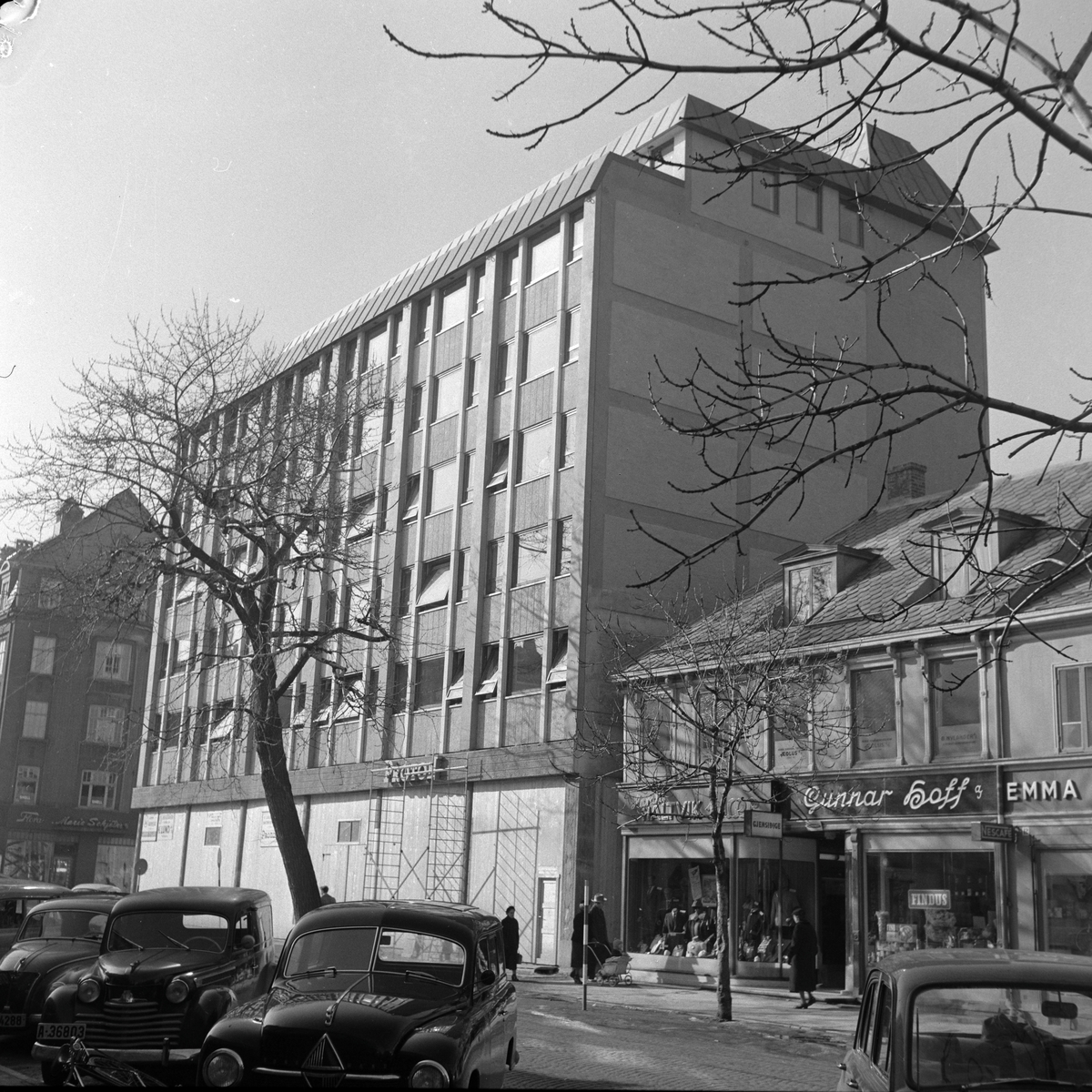 Gjensidigegården og Trønderheimen under oppføring