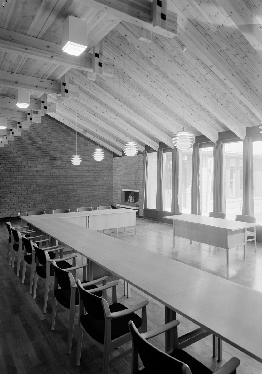 Odontologisk Forskn. Institutt. Se også dr. Wærhaug, dr. Sand, dr. Hals, tannl. Resen Felli, dr. Ravonic, Mjör, Silness, von der Fehr. Kvam tannl. 4847, Furseth 4891, Gilhus Moe dr 2840