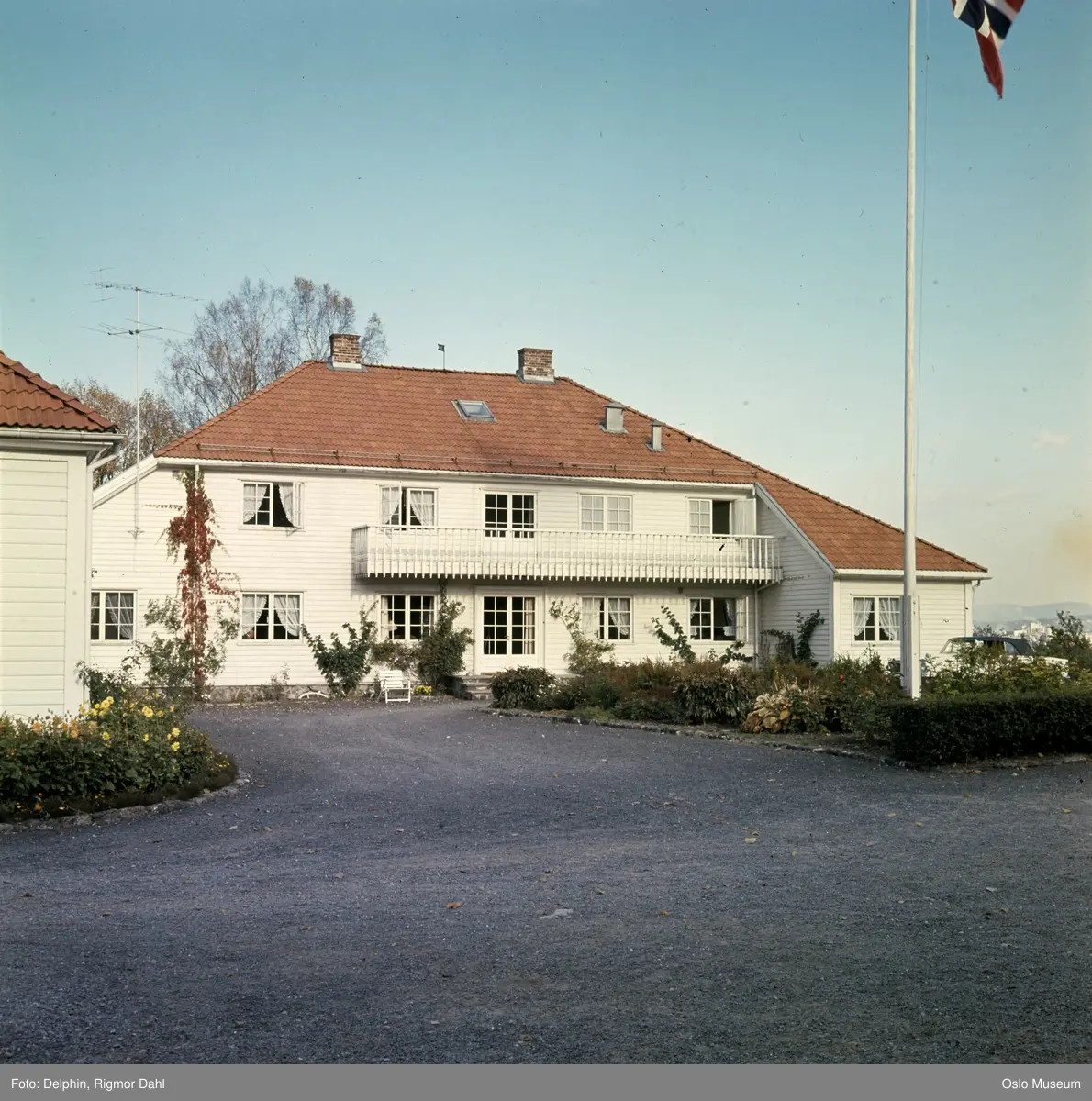gård, bolighus, gårdsplass