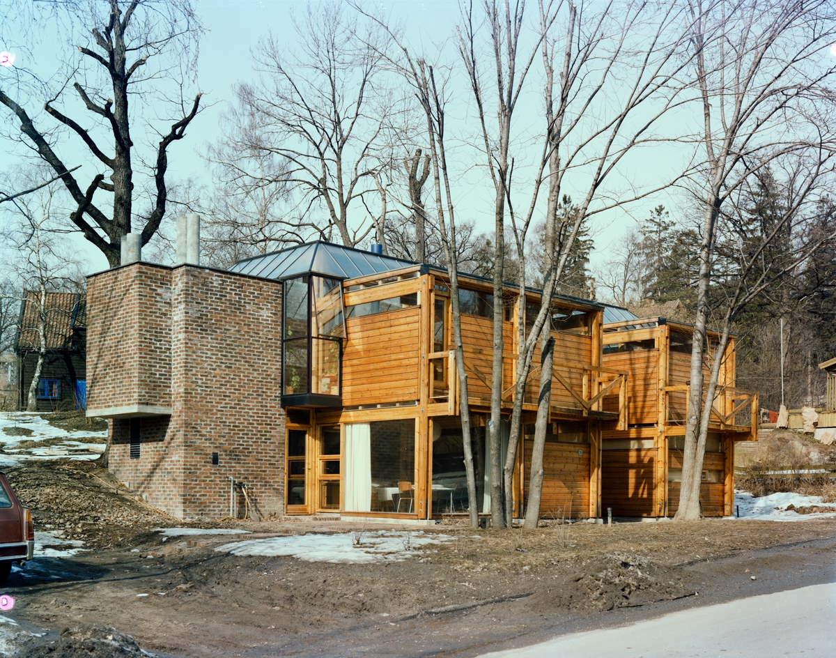 Kirsten og Jon Voraa, Arkitekter, eget hus des. -73