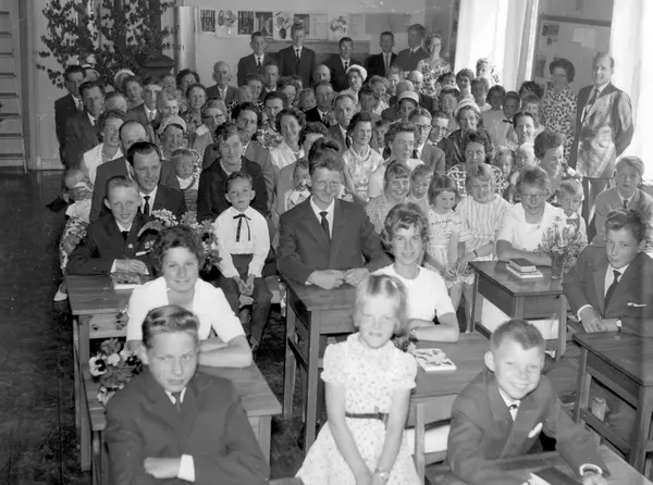 Skolavslutning i Knarsta skola, Stora Mellösa, 1961-06-15 -Örebro ...