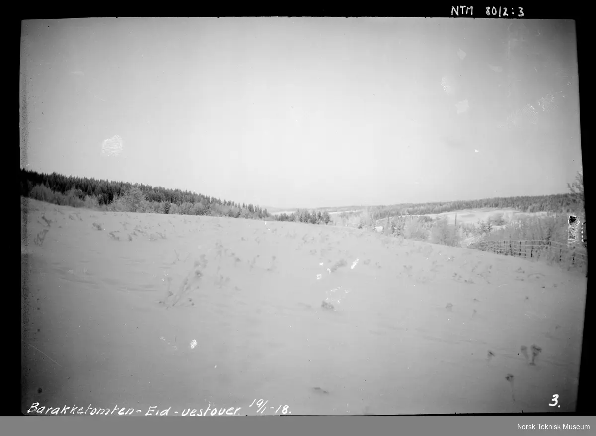 Barakketomten Eid, vestover fotografert i forbindelse med utbyggingen av Raanaasfossen 1918-1930