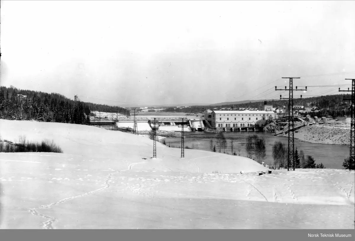 Raanaasfossen kraftanlegg sett fra syd