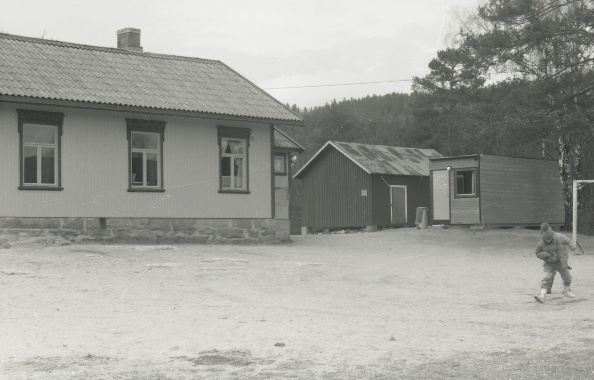 Tre bilde av Eikjabygda skule