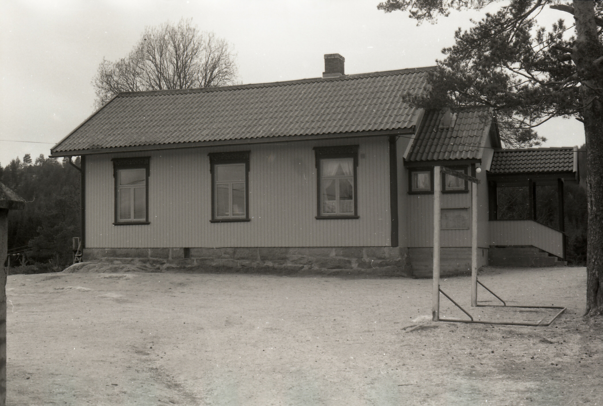 Tre bilde av Eikjabygda skule