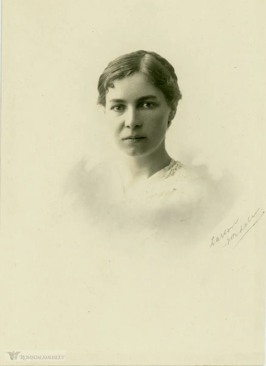 "Emma Korsan"."1896 - 1986"