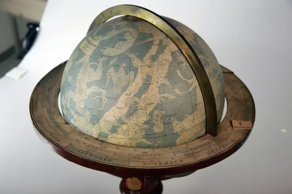 Svensk stjerneglobus fra 1824