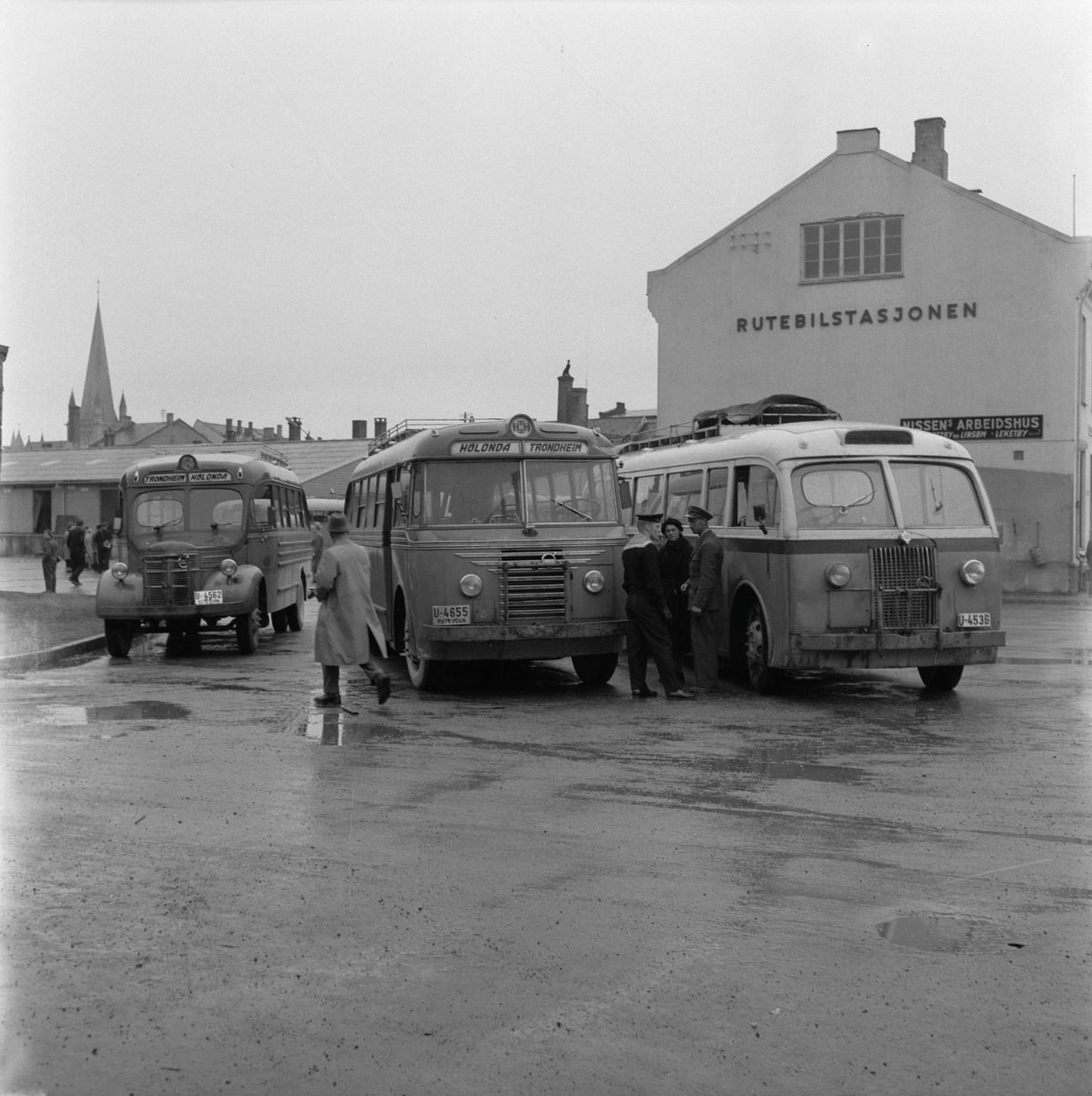 Stor påsketrafikk på Rutebilstasjonen