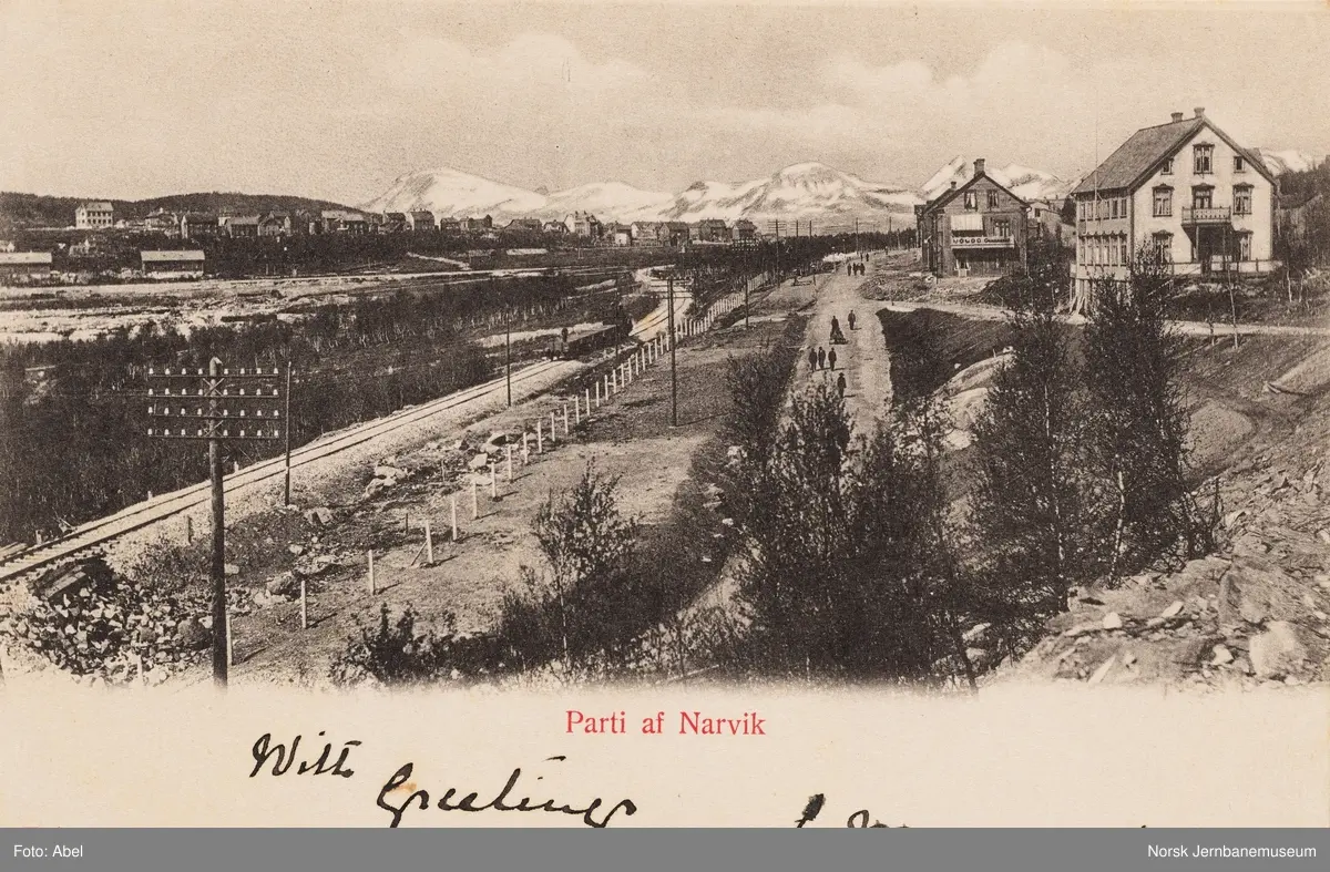 Narvik ved Fagernes. Grustog på sporet til Narvik havn til venstre.