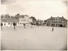 Stora torget, Torggatan och Kungsgatan, Enköping, vy från väster, 1906.