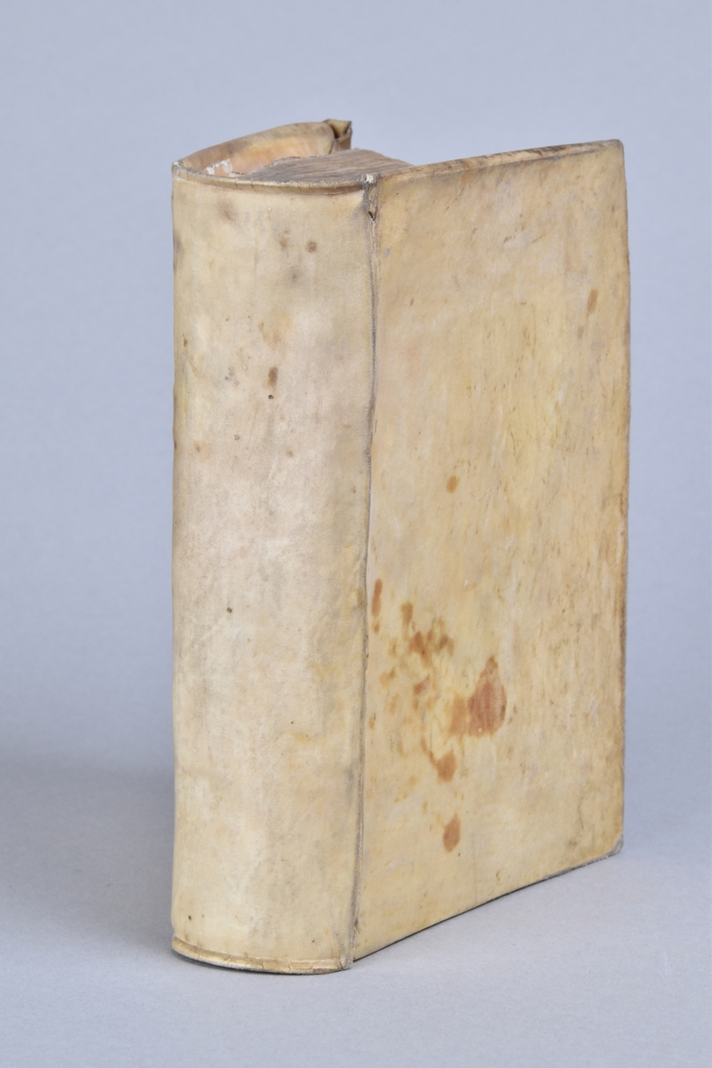 Bok, pergamentband, "BIBLIA, Ad vetustissima exemplaria castigata". Stänkt snitt. 