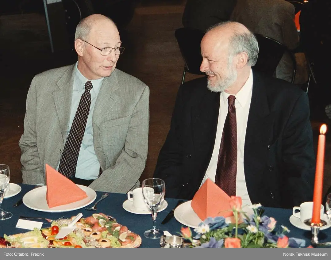 Åpningen av oljeutstillingen Jakten på oljen i Norsk Teknisk Museum 1. mars 2000