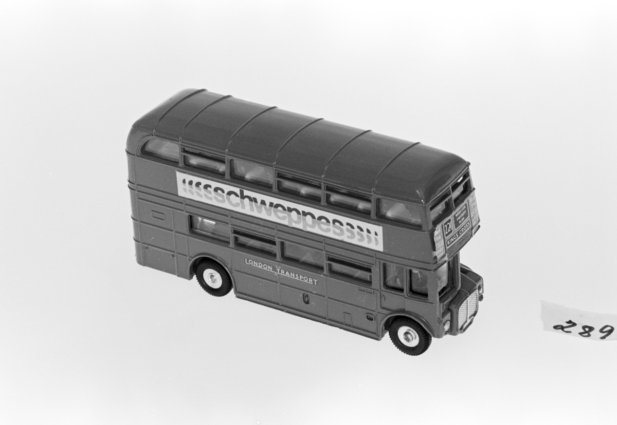 Buss. Produktbilde for leketøysimportøren Norske Legio AS.