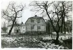 Fagersta stad, Fagersta kn.
Flygelbyggnad vid Hornska herrgården, 1976. Inför upprustning.