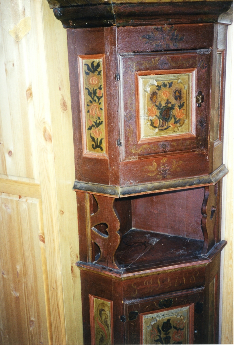 Interiør frå Åsestugo, Bø museum