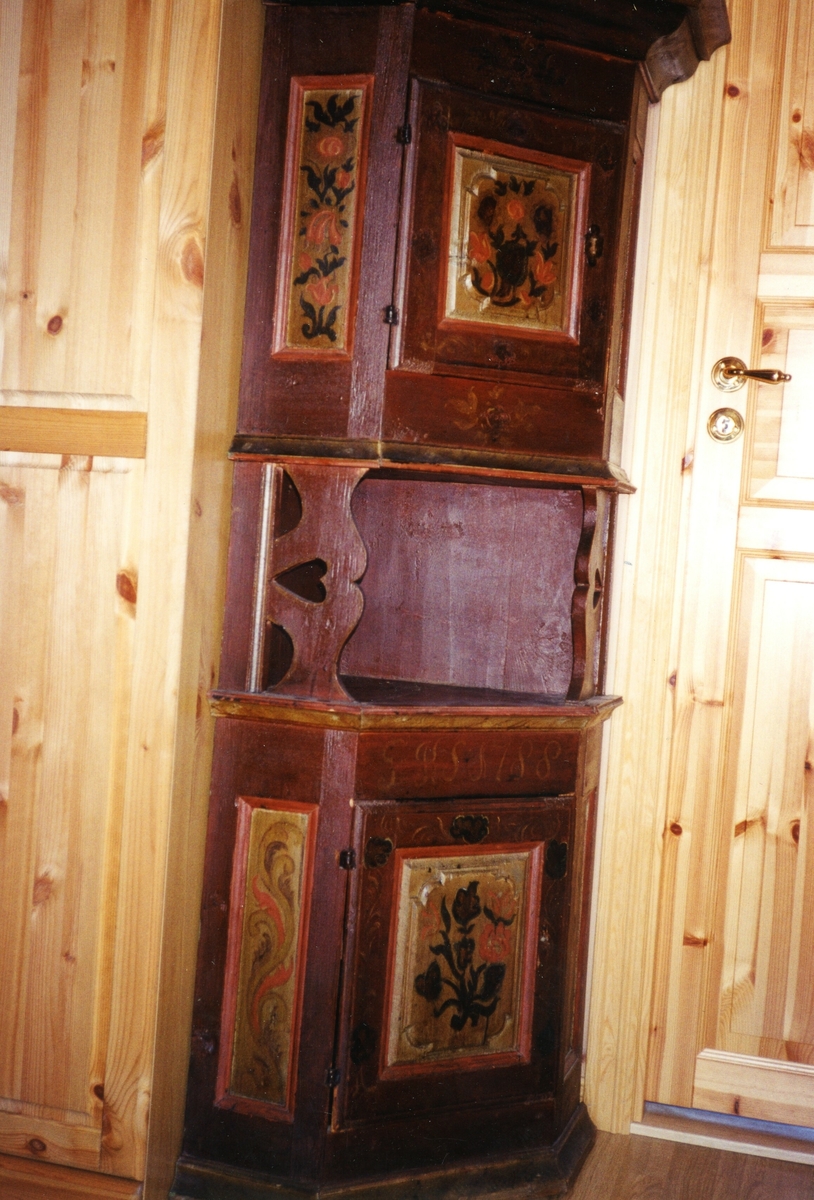 Interiør frå Åsestugo, Bø museum