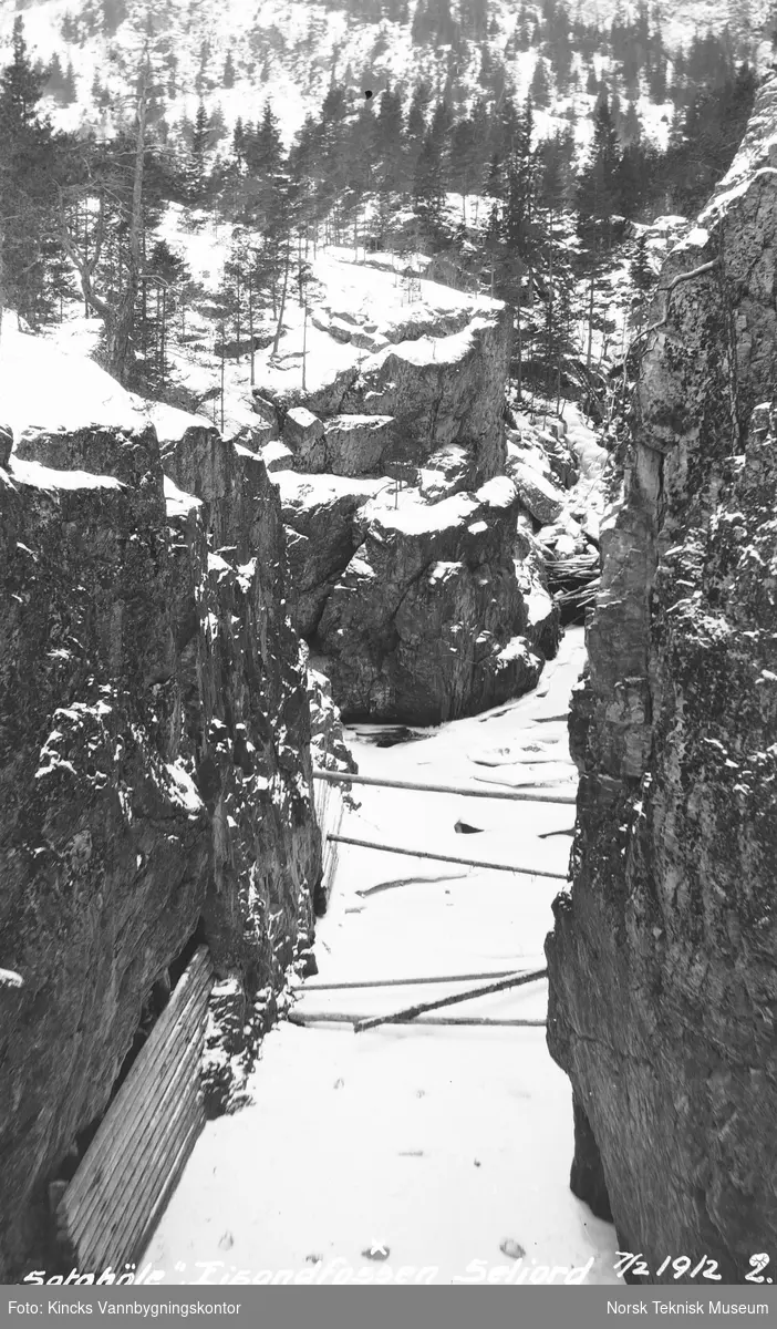 "Satahøle" Eisandfossen, Seljord